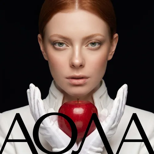 АОЛА - Maya | «Maya» — про силу, которая живёт внутри и не помещается ни в одно имя. Майя — это наваждение, та, кого нельзя удержать в ладонях, но без которой перестаёт биться сердце. Она не приходит откуда-то извне. Она рождается в тебе самом: «Прихожу в твою душу арфой, И теку по венам, как кровь...»